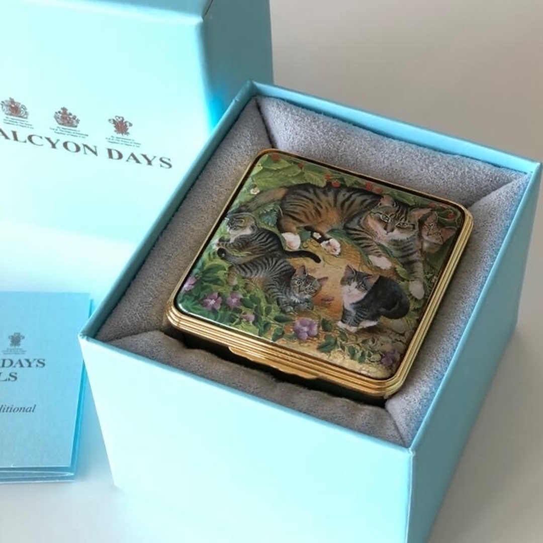 箱付 ハルシオンデイズ ピルケース 小物入れ 猫 リボン cat