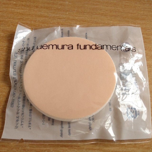 shu uemura(シュウウエムラ)のシュウウエムラ　ファンデーションスポンジ コスメ/美容のメイク道具/ケアグッズ(ブラシ・チップ)の商品写真