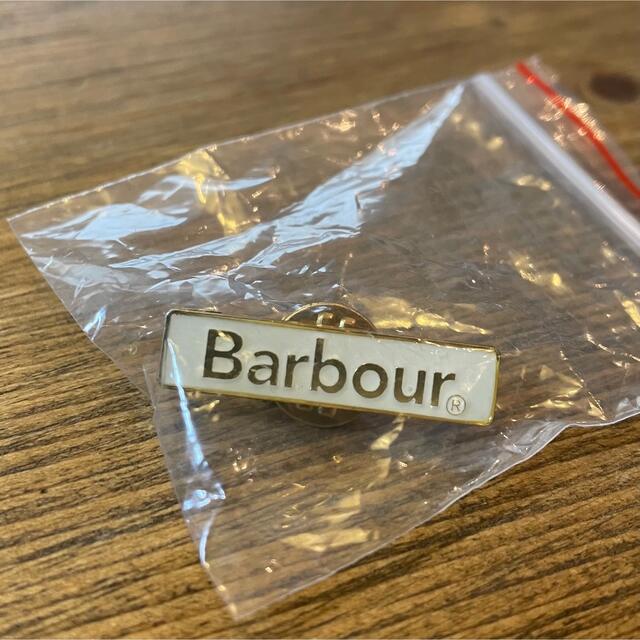 Barbour(バーブァー)の"New" Barbour ブッシュ式ピンバッジ White レア メンズのファッション小物(その他)の商品写真