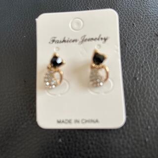 ネコのピアス(ピアス)