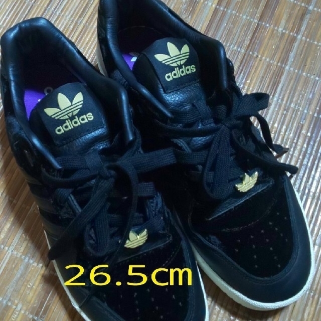 adidas(アディダス)のアディダススニーカー《26.5㎝》 メンズの靴/シューズ(スニーカー)の商品写真