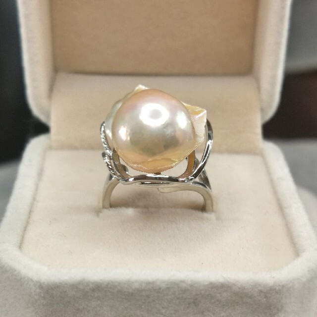 新商品 新品本真珠リング 薄い金色大粒バロックパール 指輪 卒業式 結婚式