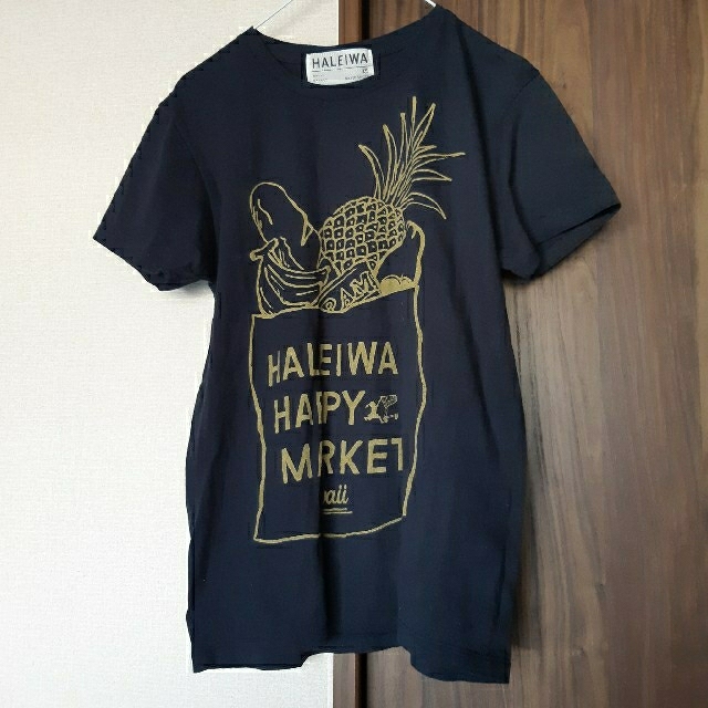 HALEIWA(ハレイワ)のHALEIWA HAPPY MARKET　ハレイワ　Tシャツ　カットソー　紺 レディースのトップス(Tシャツ(半袖/袖なし))の商品写真