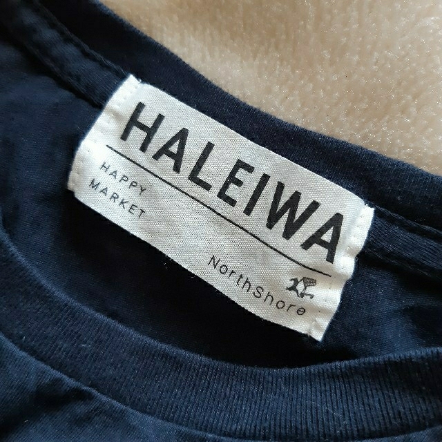 HALEIWA(ハレイワ)のHALEIWA HAPPY MARKET　ハレイワ　Tシャツ　カットソー　紺 レディースのトップス(Tシャツ(半袖/袖なし))の商品写真