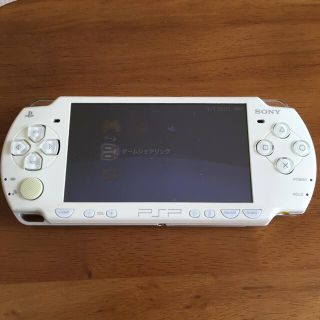 プレイステーションポータブル(PlayStation Portable)のPSP2000 ホワイト(携帯用ゲーム機本体)