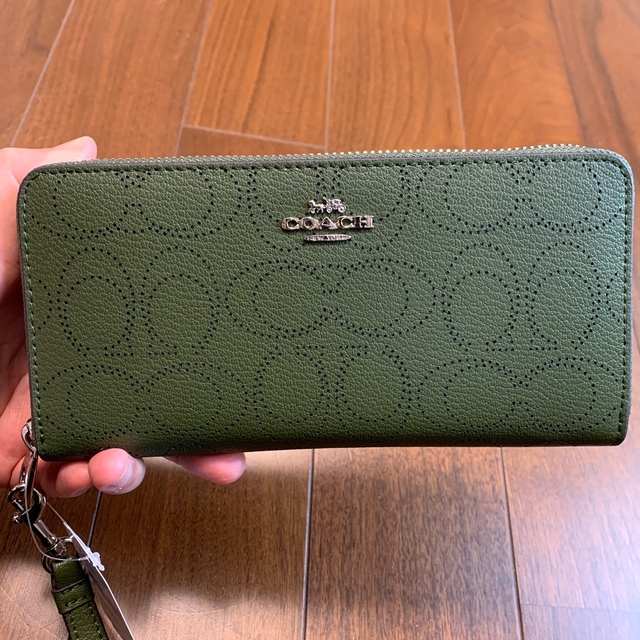 COACH(コーチ)のおまとめ特別割　ショプバ・箱付き　長財布モスグリーン　シグネチャー メンズのファッション小物(長財布)の商品写真