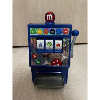 エムアンドエムアンドエムズ(m&m&m's)のm&m's チョコレートディスペンサー　スロットマシーン　アメリカン雑貨(キャラクターグッズ)