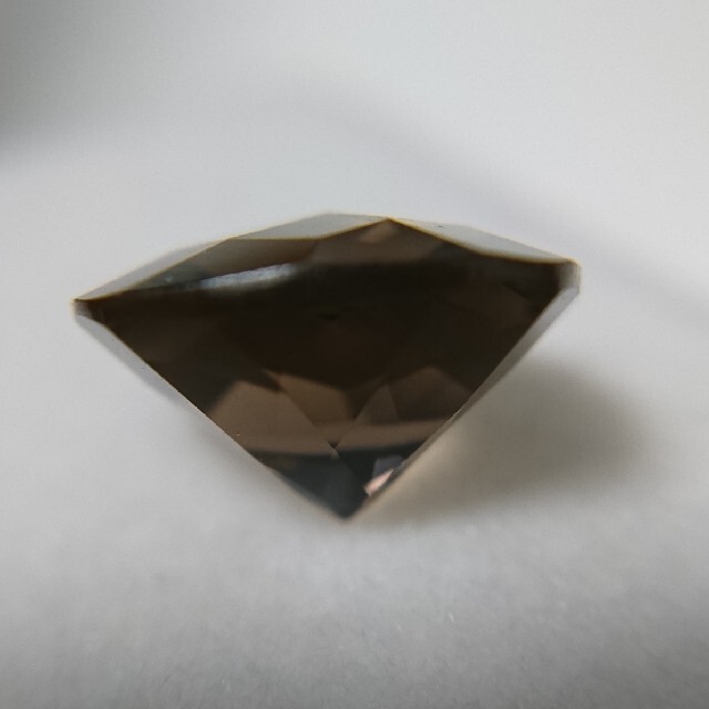 スモーキークォーツ ルース チェッカーボードカット 5.64ct ハンドメイドの素材/材料(各種パーツ)の商品写真