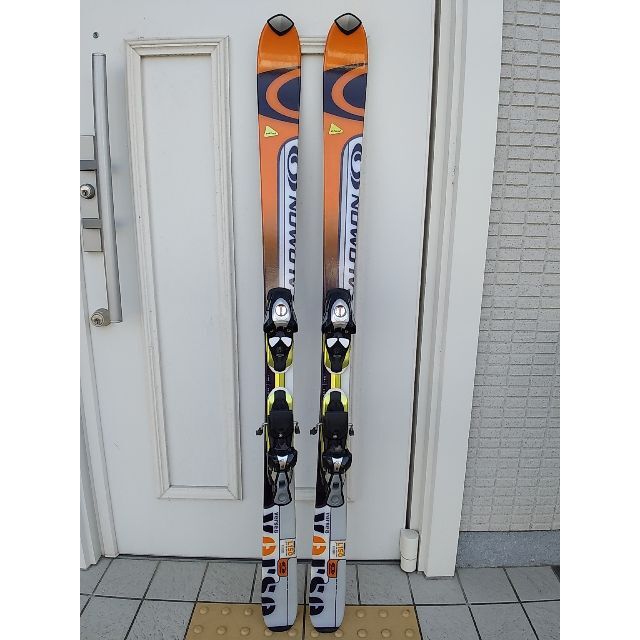 SALOMON(サロモン)のsalomonスキー板　150cm スポーツ/アウトドアのスキー(板)の商品写真