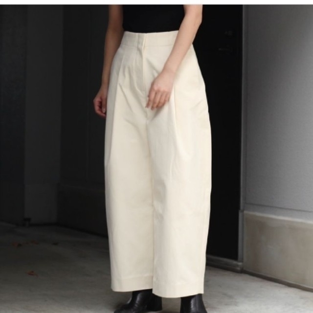 1LDK SELECT(ワンエルディーケーセレクト)のSTUDIO NICHOLSON  21aw BEN Volume Pants メンズのパンツ(チノパン)の商品写真