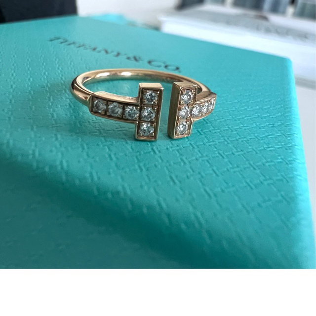 Tiffany & Co.(ティファニー)のティファニー  Tリング レディースのアクセサリー(リング(指輪))の商品写真