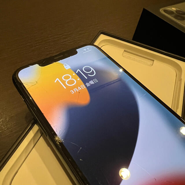 スマートフォン/携帯電話iPhone 11 Pro Max 64 GB SIM フリー　画面割れ