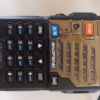 Baofeng UV-5RE  (アマチュア無線)