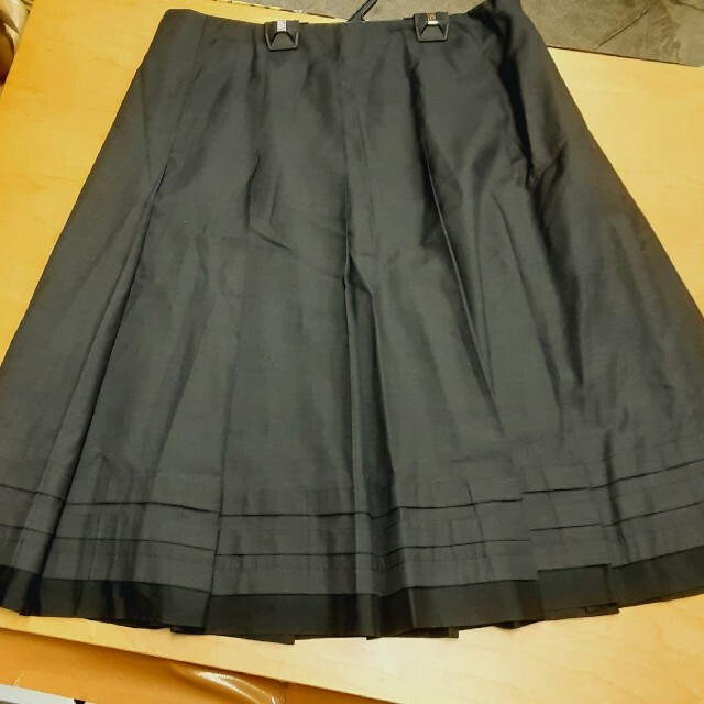 ROPE’(ロペ)のROPE  ロペ　プリーツフレアスカート レディースのスカート(ひざ丈スカート)の商品写真