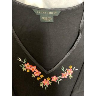 ローラアシュレイ(LAURA ASHLEY)のローラアシュレイ　刺繍カットソー　七分袖　M(カットソー(長袖/七分))