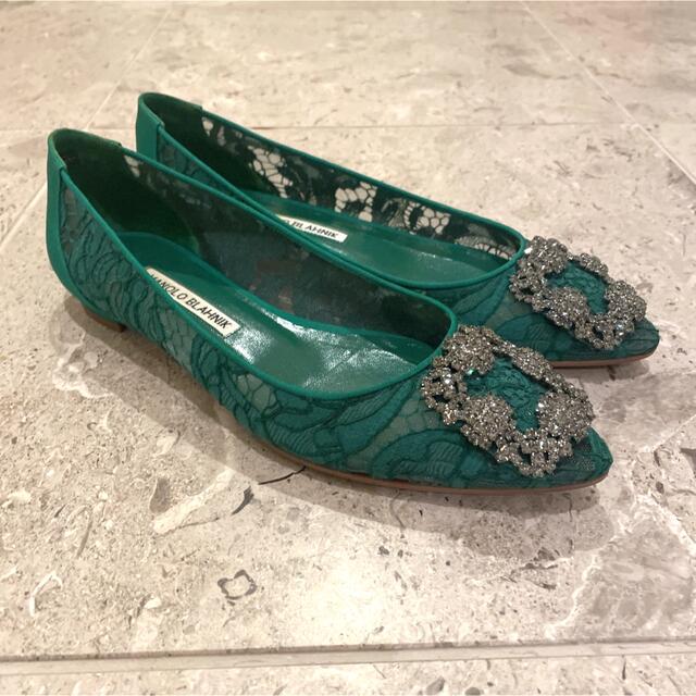 MANOLO BLAHNIK(マノロブラニク)のladybug様　マノロブラニク ハンギシ フラット　グリーン　レース　37 レディースの靴/シューズ(バレエシューズ)の商品写真