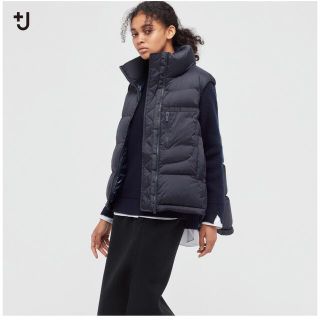 ユニクロ(UNIQLO)のユニクロ　+J ダウンボリュームベスト ネイビー　M (ダウンベスト)