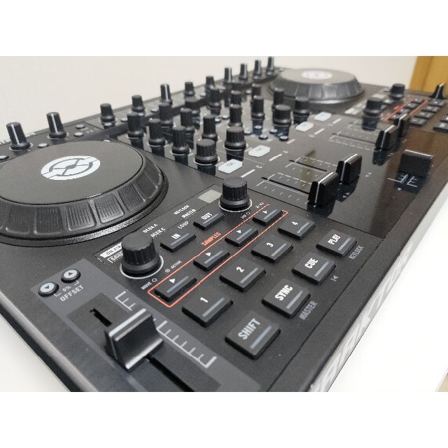 NATIVE INSTRUMENTS TRAKTOR KONTROL S4 楽器のDJ機器(DJミキサー)の商品写真