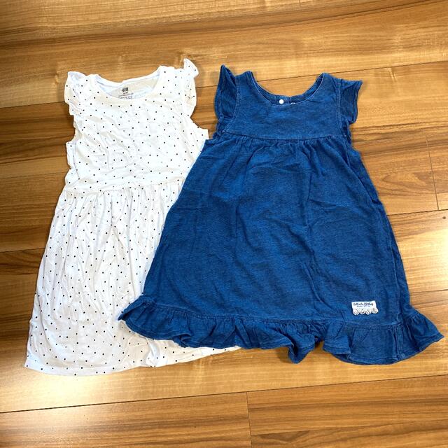 H&M(エイチアンドエム)のH&M デニム オーガニックコットン ワンピース 2枚セット 子供服 110 キッズ/ベビー/マタニティのキッズ服女の子用(90cm~)(ワンピース)の商品写真