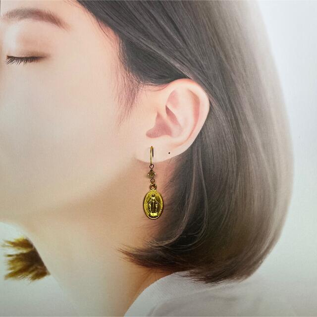 SWAROVSKI(スワロフスキー)のスワロフスキーxメダイ★ピアス★イヤリング★ノンホールピアス★樹脂★変更可 ハンドメイドのアクセサリー(ピアス)の商品写真