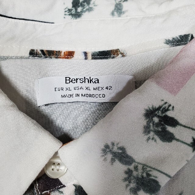 Bershka(ベルシュカ)のBershka　柄シャツ メンズのトップス(Tシャツ/カットソー(半袖/袖なし))の商品写真