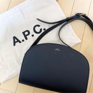 アーペーセー(A.P.C)のA.P.Cハーフムーンバッグ(ショルダーバッグ)