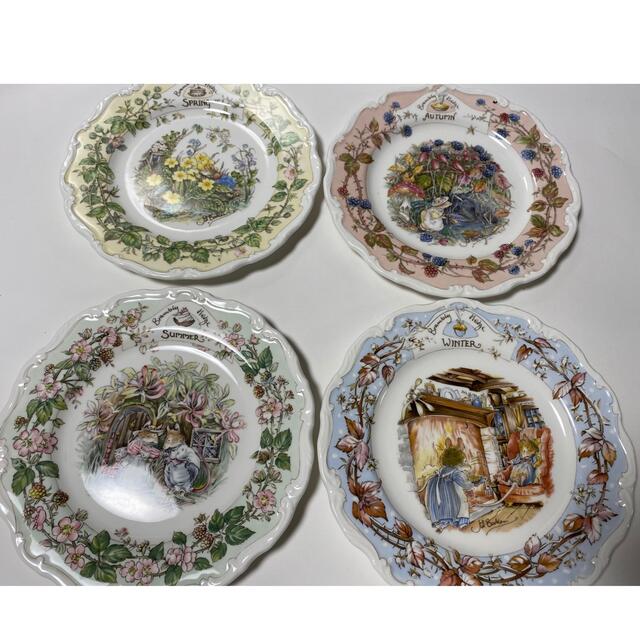 Royal Doulton(ロイヤルドルトン)の【未使用　箱付き　美品】 ロイヤルドルトン　ブランブリーヘッジ　4枚セット四季 インテリア/住まい/日用品のキッチン/食器(グラス/カップ)の商品写真