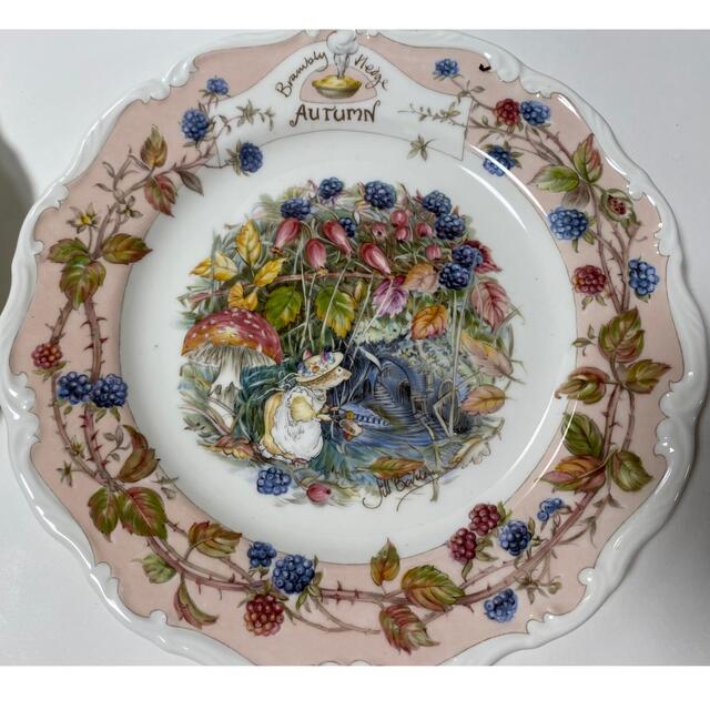 Royal Doulton(ロイヤルドルトン)の【未使用　箱付き　美品】 ロイヤルドルトン　ブランブリーヘッジ　4枚セット四季 インテリア/住まい/日用品のキッチン/食器(グラス/カップ)の商品写真