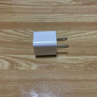 アイフォーン(iPhone)の電源アダプタ　純正品(変圧器/アダプター)