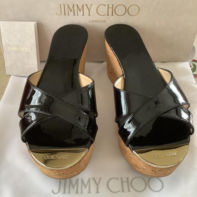 JIMMY CHOO(ジミーチュウ)の試着のみ新品!ジミーチュウ アイコンゴールドメタル 極上パテントカーフ 23㎝ レディースの靴/シューズ(サンダル)の商品写真