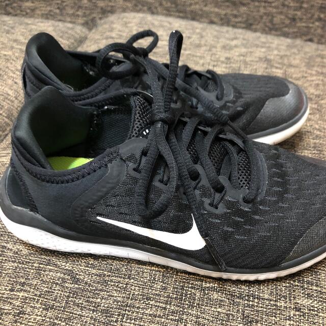 NIKE(ナイキ)のNIKE 22.5㎝ キッズ/ベビー/マタニティのキッズ靴/シューズ(15cm~)(スニーカー)の商品写真