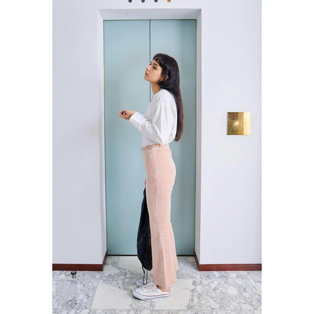 Lochie(ロキエ)のBibiy ANNIE VELOUR PANTS レディースのパンツ(カジュアルパンツ)の商品写真