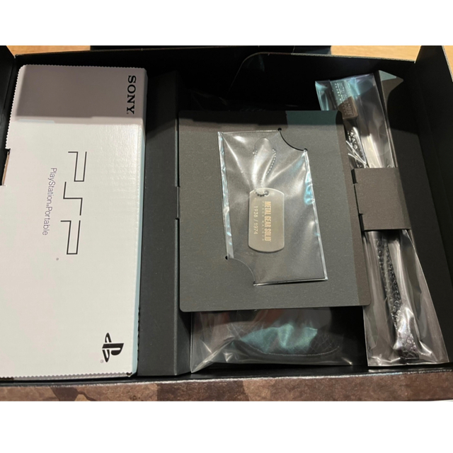 定番の冬ギフト 新品未使用 メタルギアソリッド ポータブルオプス