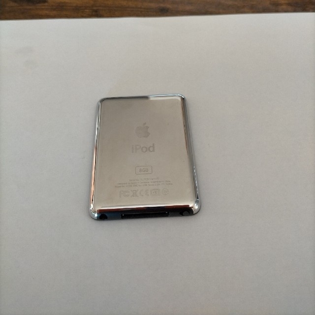 iPod(アイポッド)のipod nano 8Gb　黒 スマホ/家電/カメラのオーディオ機器(ポータブルプレーヤー)の商品写真