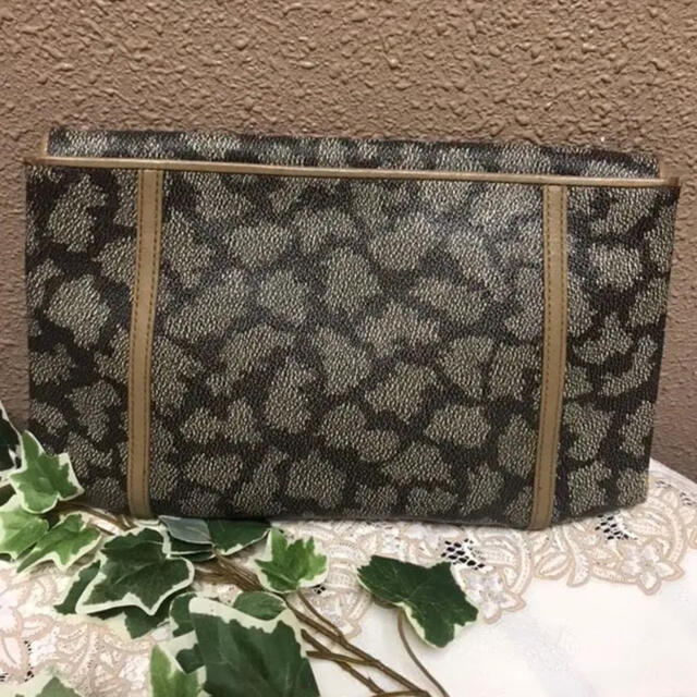 いします Yves Saint Laurent Beaute - イヴ・サンローラン ysl