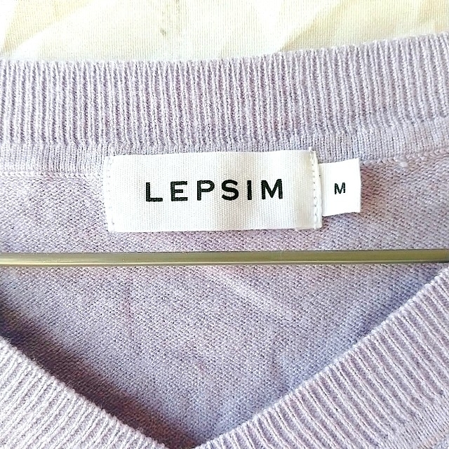 LEPSIM(レプシィム)のほぼ新品★LEPSIMレプシィムローリーズファーム★Vネックニット★春ニット レディースのトップス(ニット/セーター)の商品写真