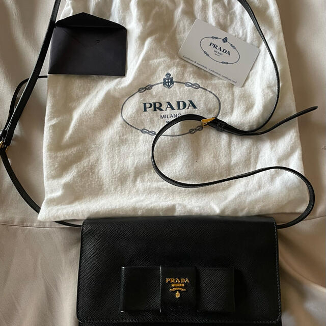 PRADA(プラダ)のprada プラダ　チェーンバッグ　ショルダーバッグ　リボン レディースのバッグ(ショルダーバッグ)の商品写真