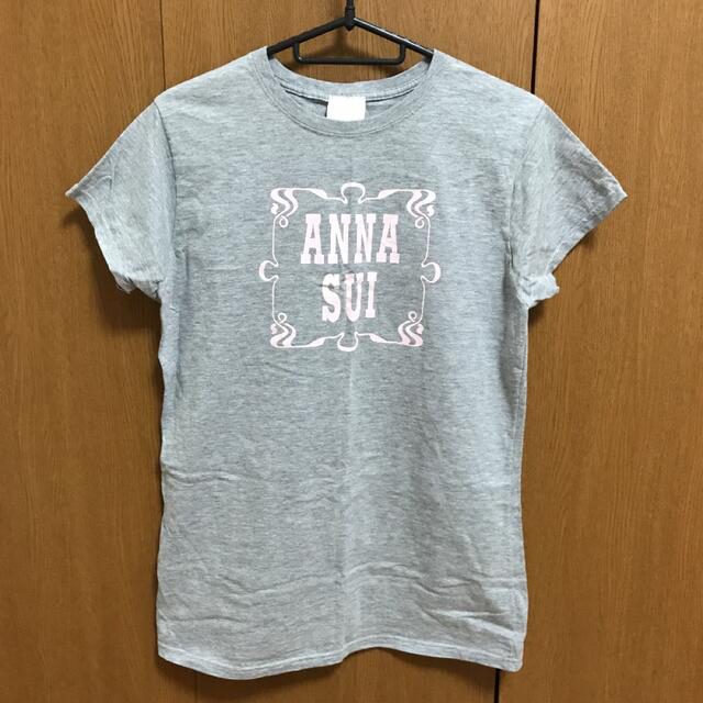 ANNA SUI(アナスイ)の美品　ANNA SUI ロゴ　Tシャツ レディースのトップス(Tシャツ(半袖/袖なし))の商品写真