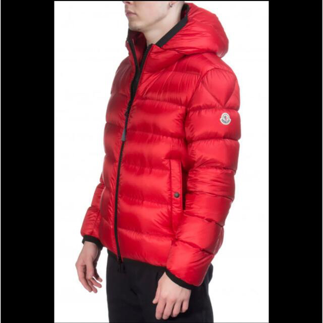 MONCLER(モンクレール)のモンクレール　赤ダウン メンズのジャケット/アウター(ダウンジャケット)の商品写真