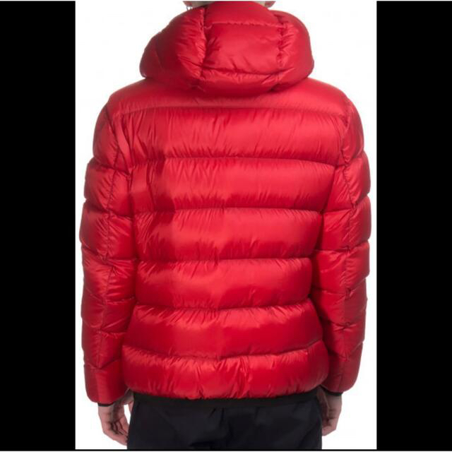 MONCLER(モンクレール)のモンクレール　赤ダウン メンズのジャケット/アウター(ダウンジャケット)の商品写真