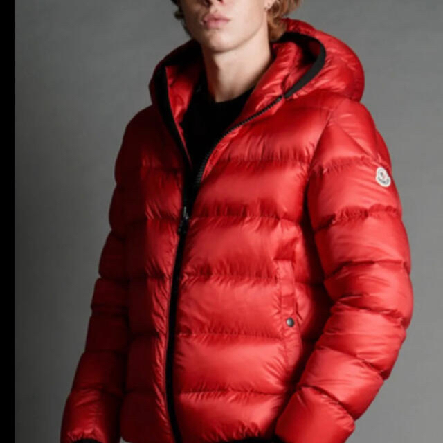 MONCLER(モンクレール)のモンクレール　赤ダウン メンズのジャケット/アウター(ダウンジャケット)の商品写真