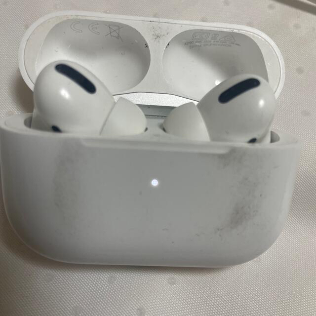 Apple(アップル)のAirPods Pro スマホ/家電/カメラのオーディオ機器(ヘッドフォン/イヤフォン)の商品写真