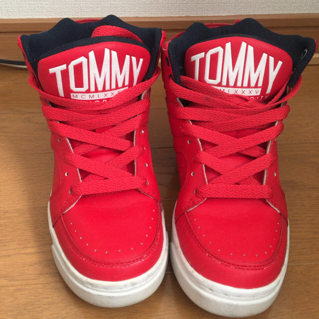 TOMMY - TOMMYハイカットスニーカーの通販 by aloha shop｜トミーなら