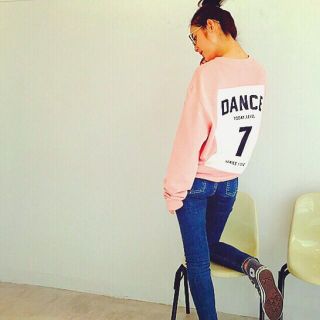 バーニーズニューヨーク(BARNEYS NEW YORK)の♡レア♡佐々木希さん着用♡CCRT スウェット 7 DANCE ピンク(トレーナー/スウェット)