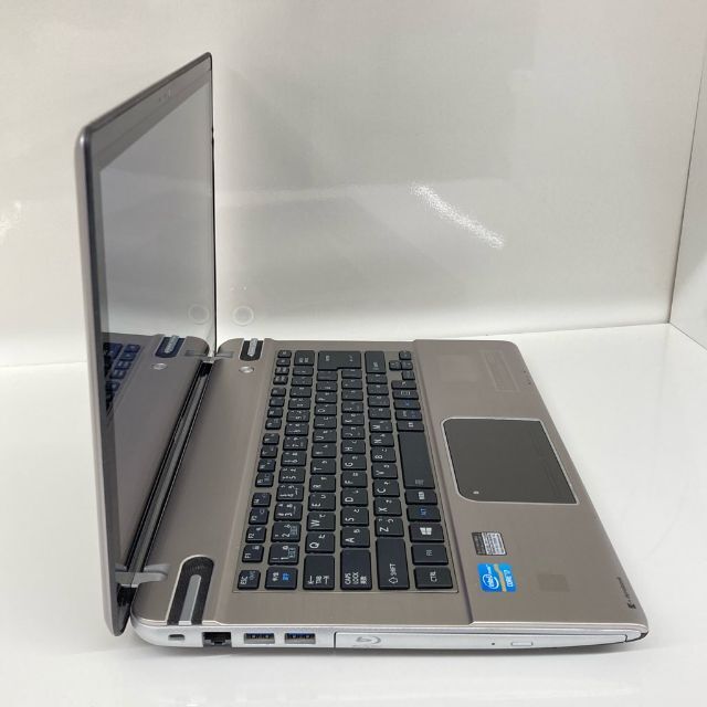 ●新品SSD●東芝 T642/T8HB Win10 i7 8GB ブルーレイブルーレイUJ262B液晶