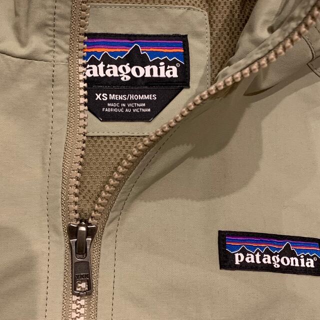 patagonia(パタゴニア)のPatagonia パタゴニア  バギーズジャケット　カーキ　XSサイズ メンズのジャケット/アウター(ナイロンジャケット)の商品写真