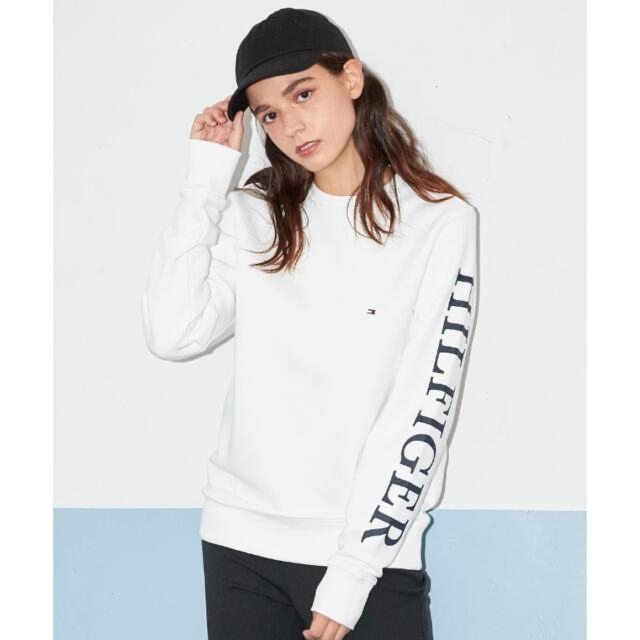 TOMMY HILFIGER(トミーヒルフィガー)の★SALE★tommy hilfiger トレーナー  白 スウェット ロゴ  レディースのトップス(トレーナー/スウェット)の商品写真