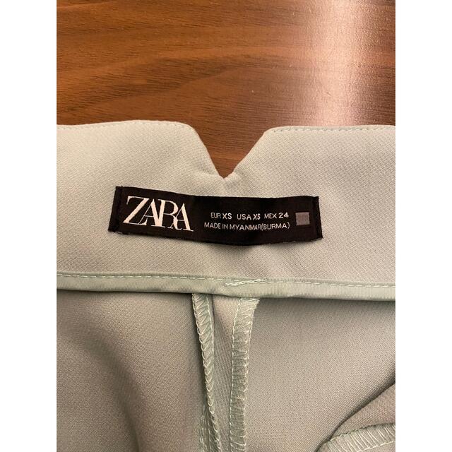 ZARA(ザラ)のテーパードパンツ ZARA ハイウエストパンツ XS レディースのパンツ(カジュアルパンツ)の商品写真