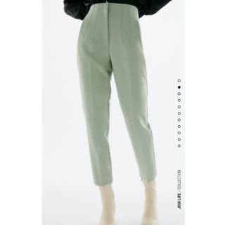 ザラ(ZARA)のテーパードパンツ ZARA ハイウエストパンツ XS(カジュアルパンツ)