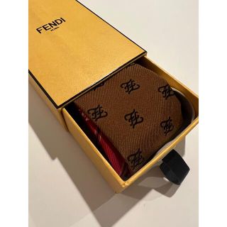 フェンディ(FENDI)の新品FENDIラッピー人気のffロゴシルクロゴスカーフタグ付き(バンダナ/スカーフ)